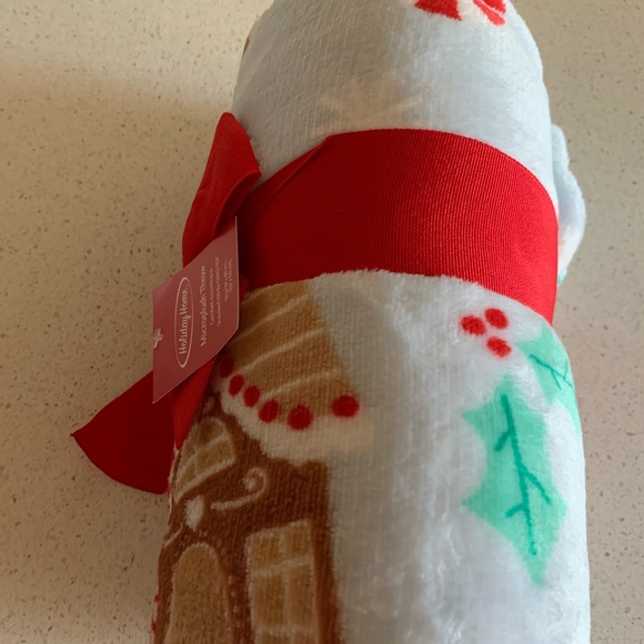 Gingerbread Blanket Holiday Time Red and White Festive - Picture 7 of 11